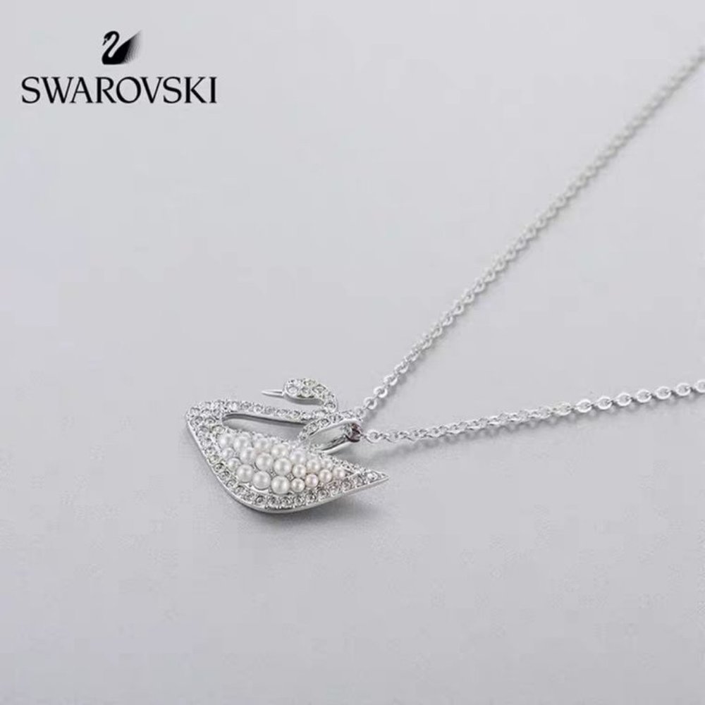 Swarovski large pearl swan necklace